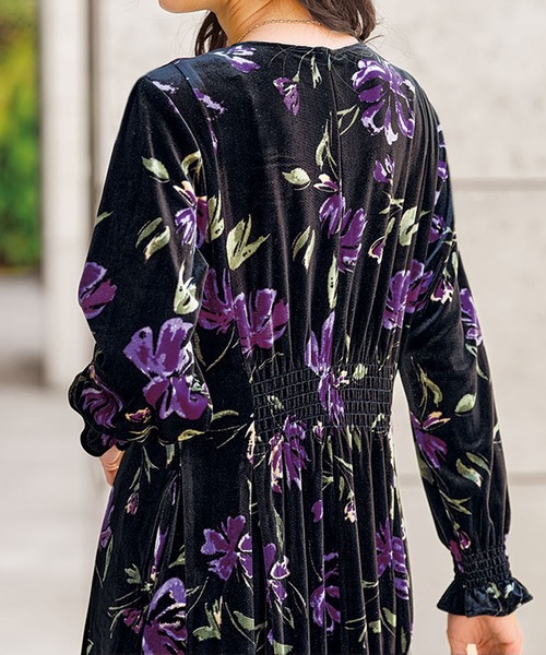 BELLUNA PLUS（ベルーナプラス） ワンピース 花柄プリントベロア