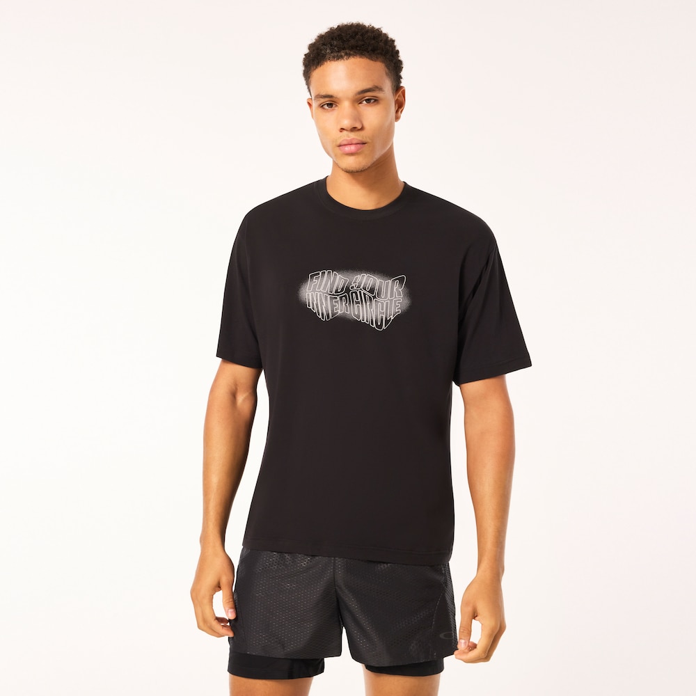 Oakley M Poly Satisfy Graphic SS Tee - Blackout | Oakley® 日本