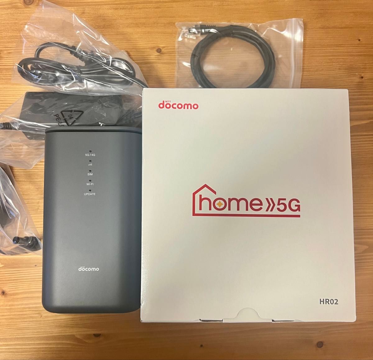 ほぼ新品】ドコモ docomo home5G HR02ダークグレー ホームルーター