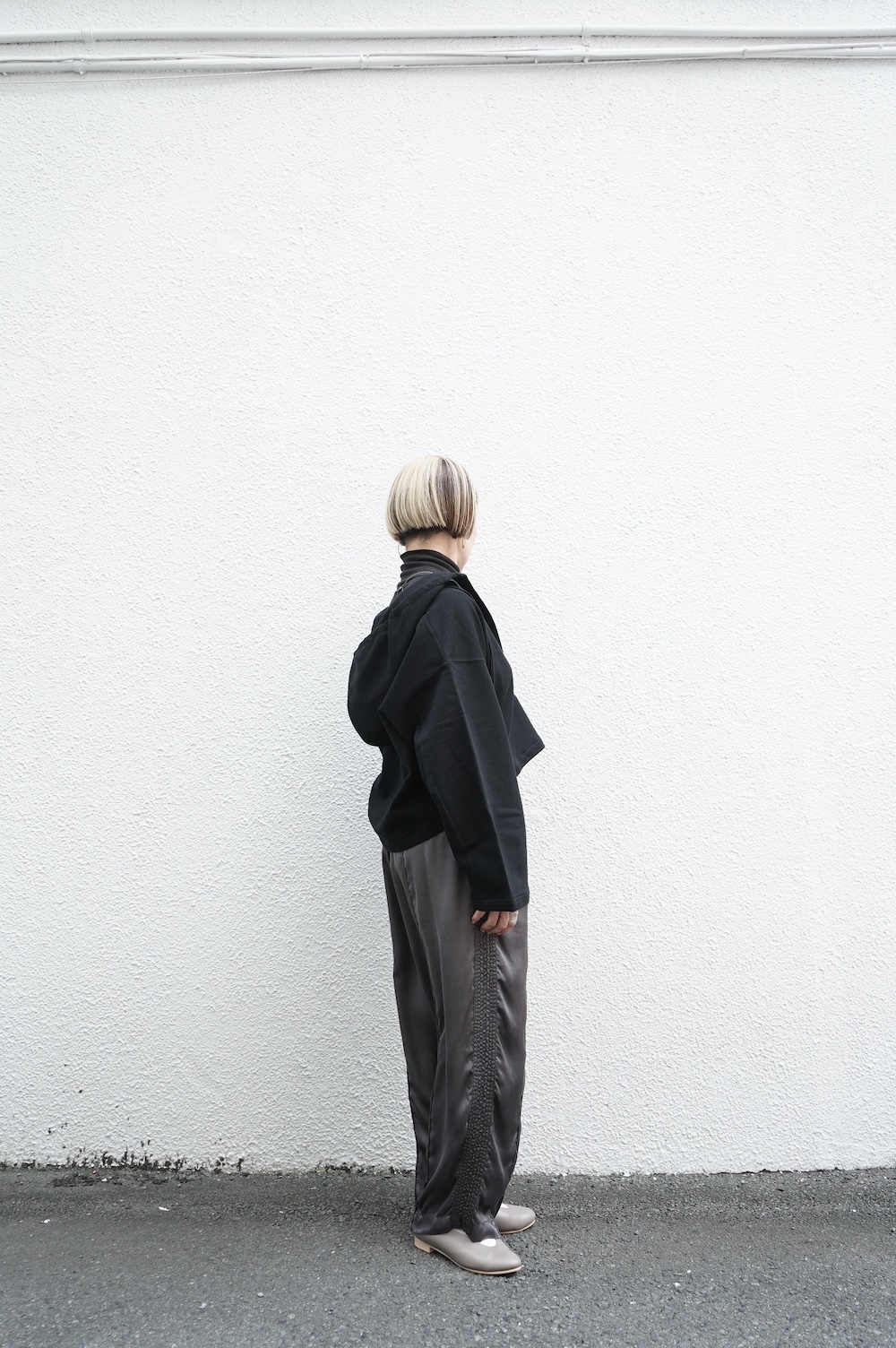 FIRMUM キュプラ・ピグメントサテン トラックパンツ annabelle