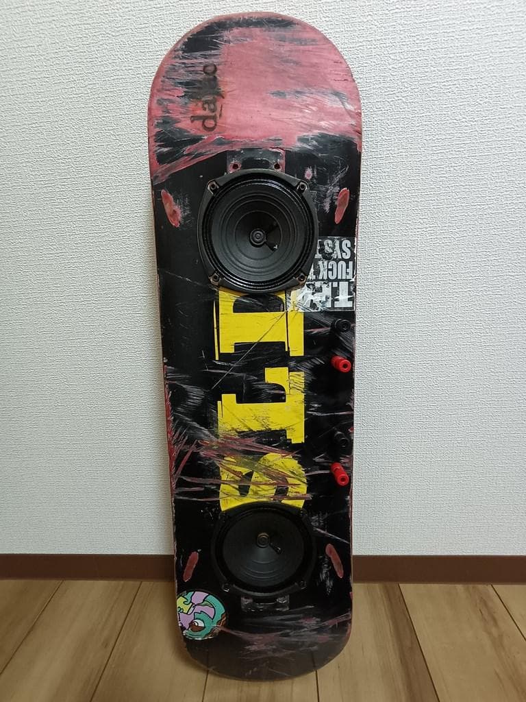 「dajac（ダジャック）」スケートボード型 スピーカー 有線接続 ハンドメイド スケートボードスピーカー「ダジャック」目黒で発売、USEDデッキ