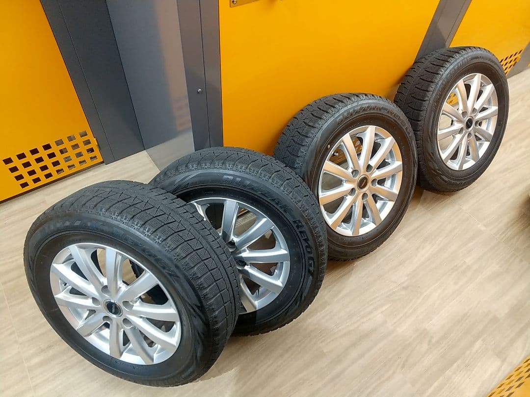 引取限定 195/65R15 スタッドレスタイヤ&ホイール４本 ノーストレック 国産2025年製195/65R15 スタッドレスタイヤ（ノース