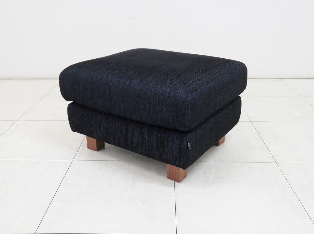 ★美品★ NOYES ノイエス オットマン スツール ファブリック ネイビー Decibel Professional オットマン」 製品詳細ページ | 国産ソファ
